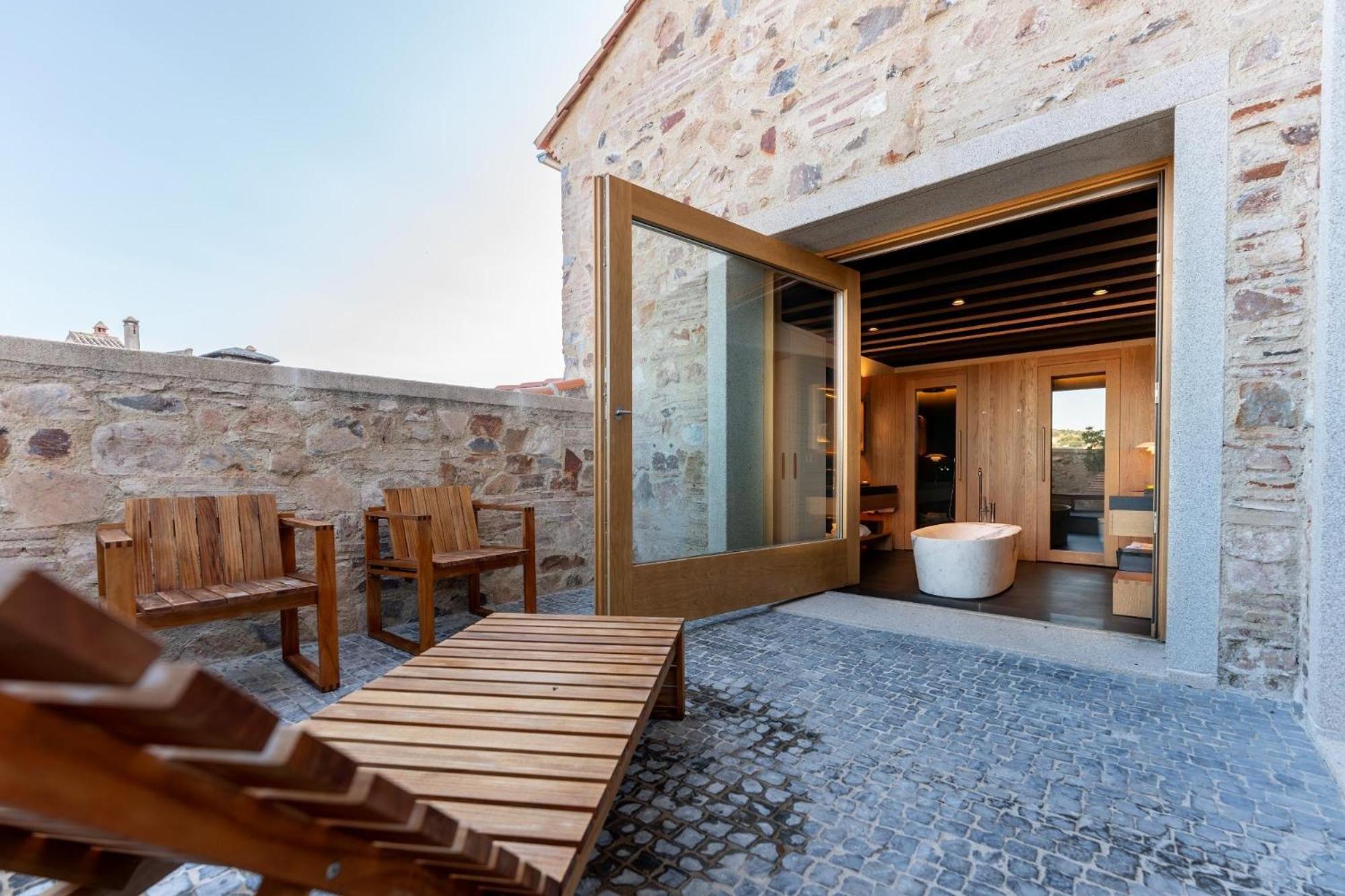 Atrio Otel Caces Dış mekan fotoğraf